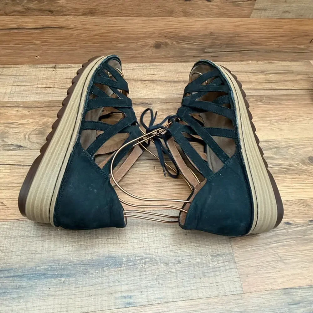 Naot size 7 38Eu Leather Lace-Up Wedge Sandals Yarrow Black Velvet